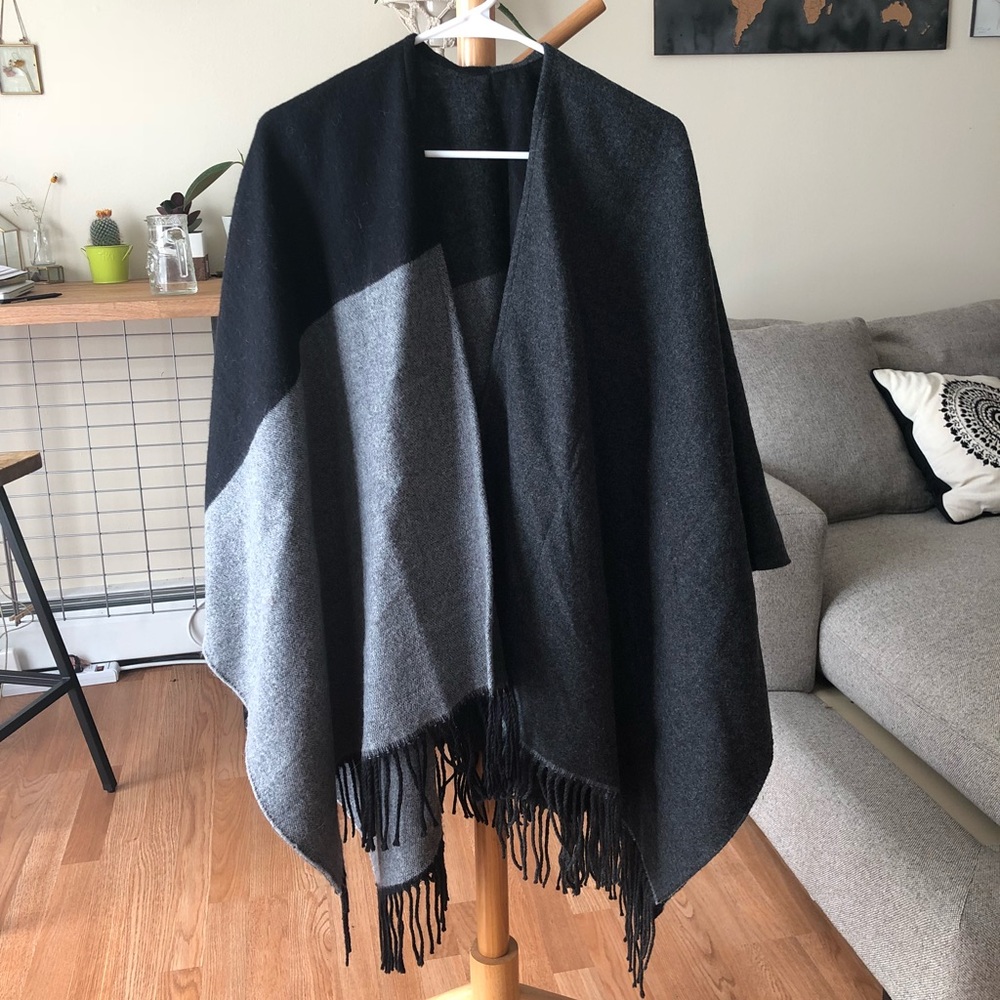 Uniqlo 2-way stole/scarf